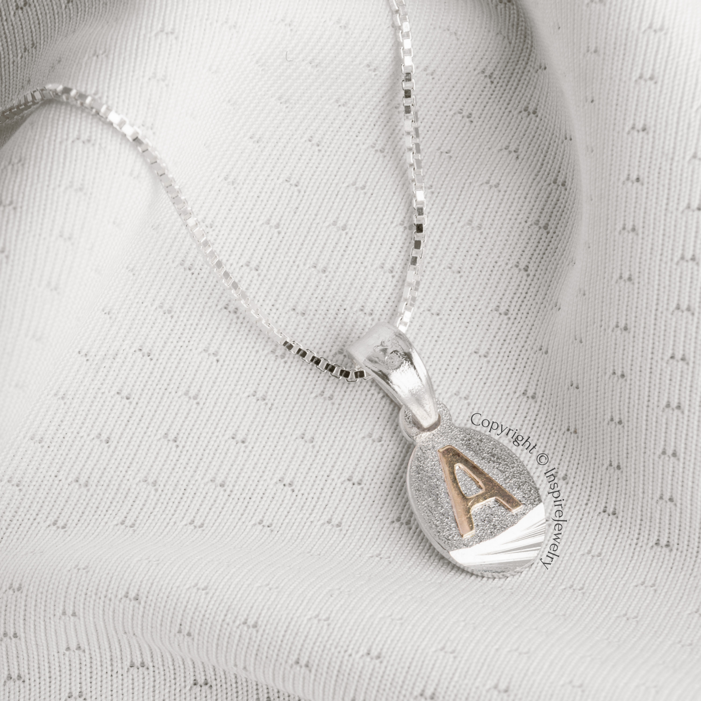 Cadena e iniciales en oro y plata 925 (A-Z)